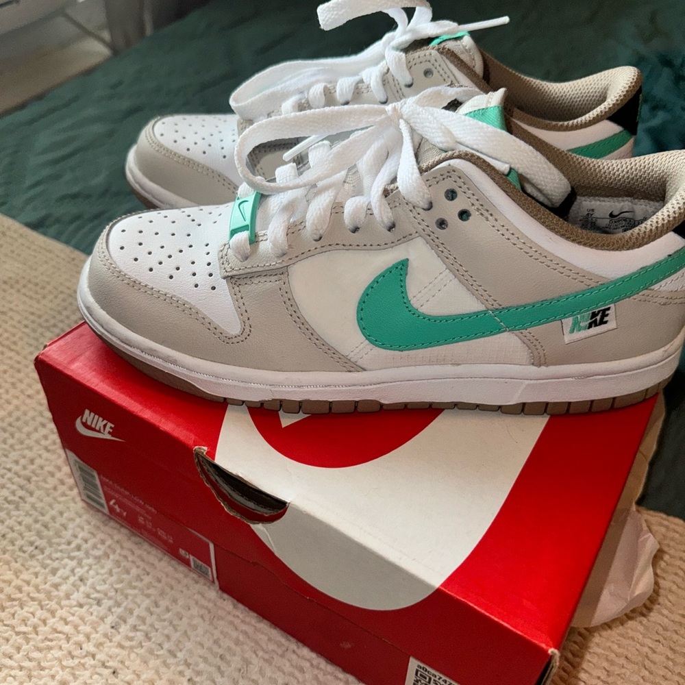 Nike Dunks - Picture 7 of 7